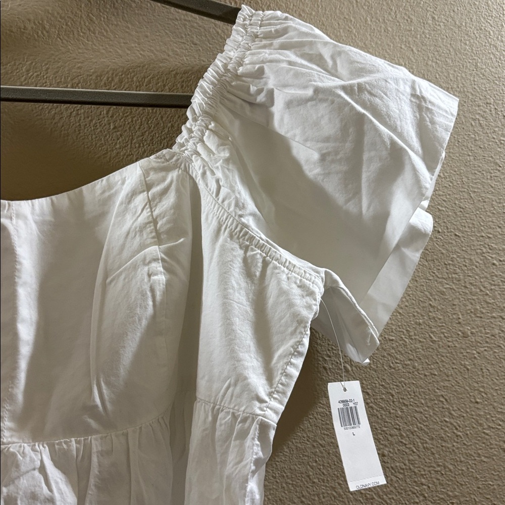 3/$13🌷 NEW. Flutter Sleeve Top - Picture 4 of 6
